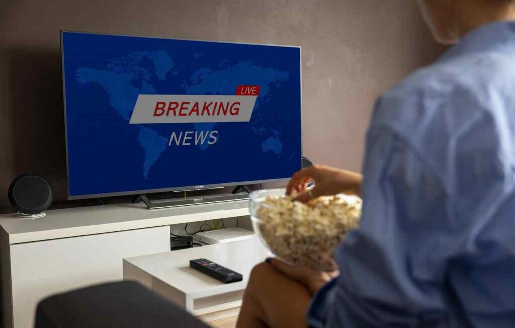 breaking-news-7613045_1280 (1)-compressed