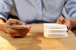 More Than the Traditional Card: Why Prepaid Phone Minutes Are a Great Graduation Gift